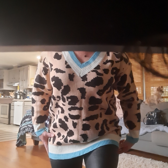 animal 1left print  sweater - Picture 6 of 9